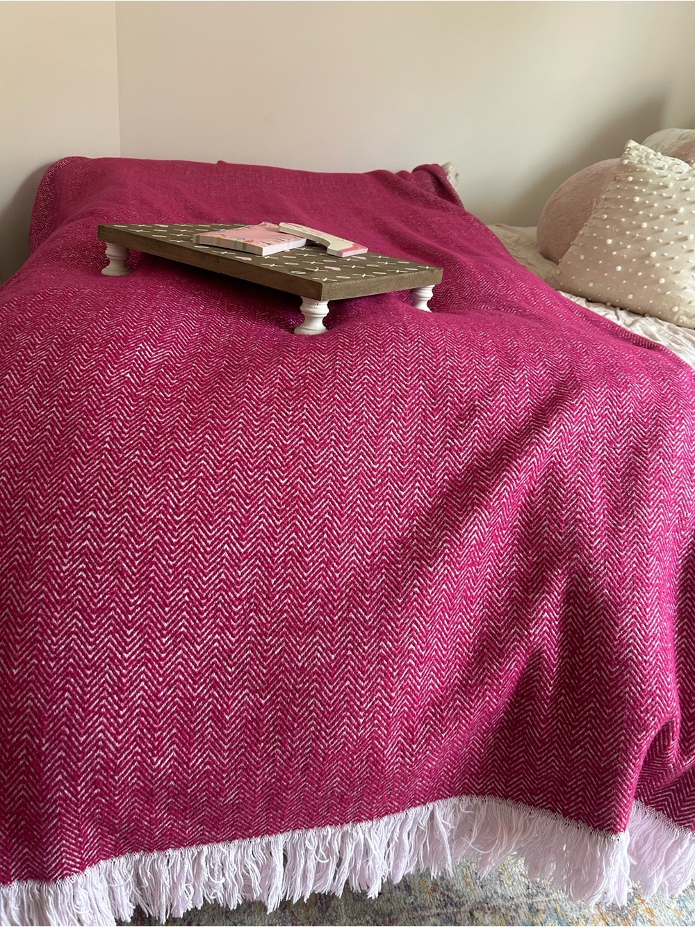 Matouk Raspberry and White Chevron Throw - Picture 5 of 8